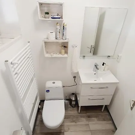 Apartma4us *